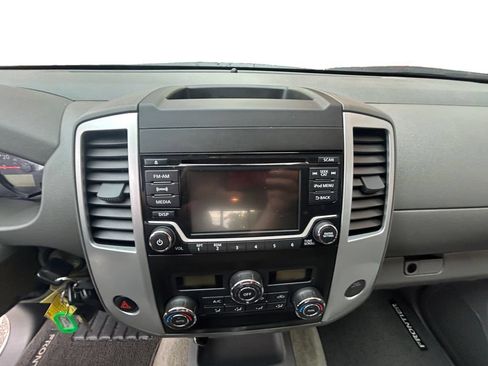 Used 2017 Nissan Frontier SV w/ SV Value Truck Package AWD/4WD image 11