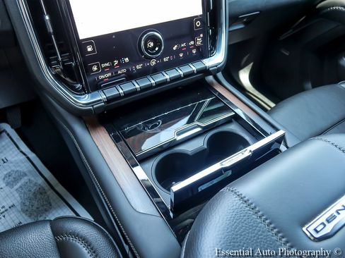 Certified 2025 GMC Yukon XL Denali AWD/4WD image 28