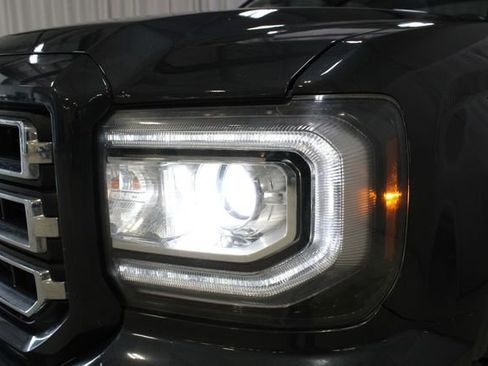 Used 2017 GMC Sierra 1500 SLE w/ SLE Value Package AWD/4WD image 29