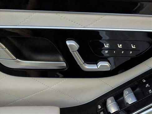 Used 2023 Mercedes-Benz S 500 4MATIC image 9
