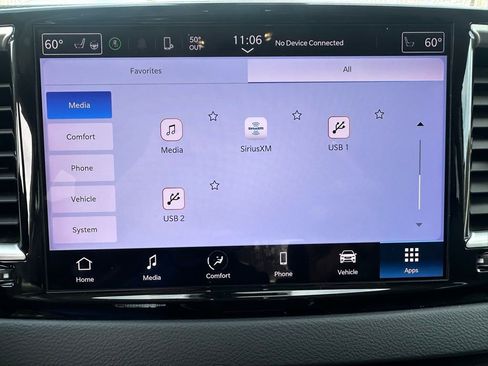 Used 2023 Chrysler Pacifica Touring-L FWD image 12