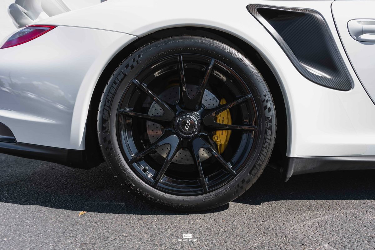 Used 2011 Porsche 911 GT2 RS RWD image 11
