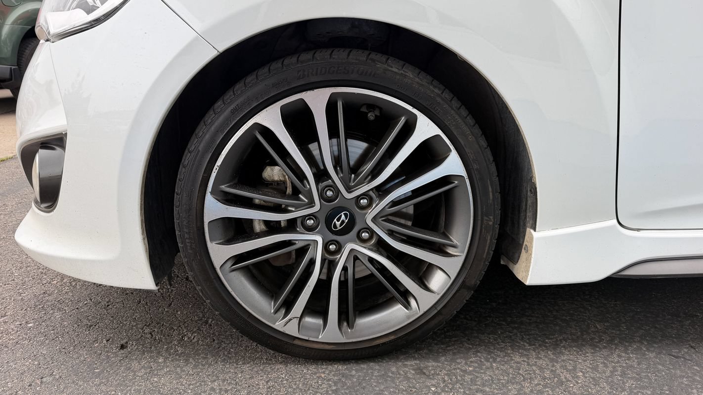 Used 2016 Hyundai Veloster Turbo FWD image 7