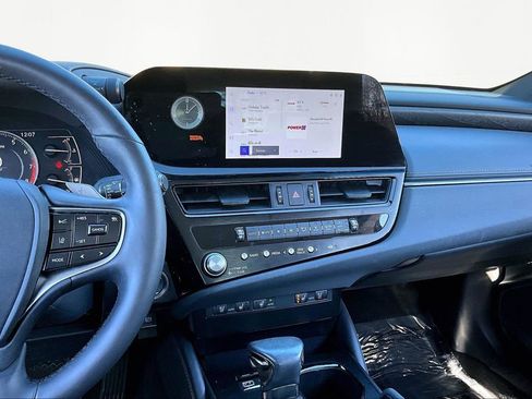 Used 2024 Lexus ES 350 w/ Premium Package image 10