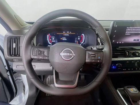 New 2026 Nissan Pathfinder Platinum image 8