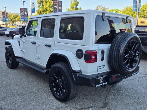 Certified 2025 Jeep Wrangler Unlimited Sahara AWD/4WD image 5
