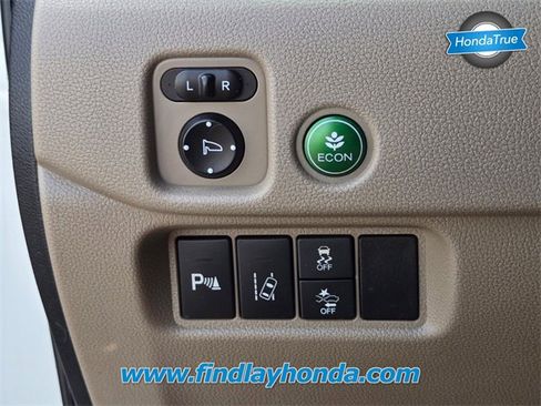 Used 2017 Honda Pilot Touring image 38