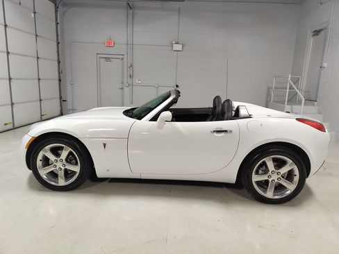 Used 2007 Pontiac Solstice Convertible w/ Premium Package image 19