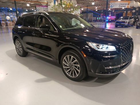 Used 2024 Lincoln Corsair Reserve w/ Equipment Group 202A AWD/4WD image 4