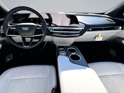 Used 2024 Cadillac Lyriq Sport AWD/4WD image 10