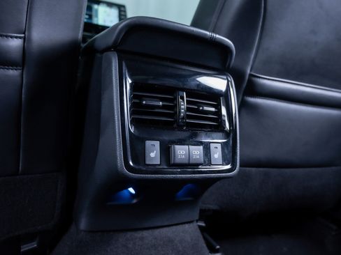 Used 2019 Toyota Avalon Touring image 16