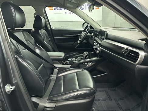 Used 2023 Kia Telluride S AWD/4WD image 20