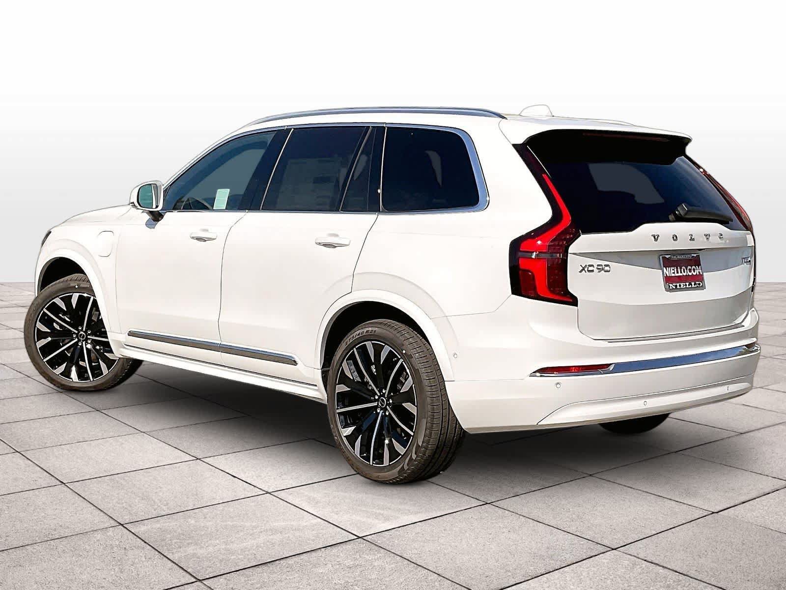 New 2026 Volvo XC90 T8 Plus w/ Protection Package AWD/4WD image 3