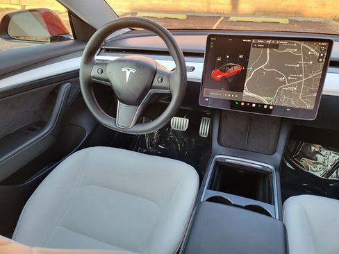 Used 2021 Tesla Model 3 Performance image 20