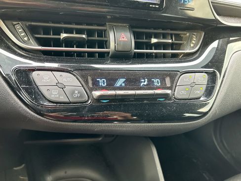 Used 2018 Toyota C-HR XLE FWD image 23