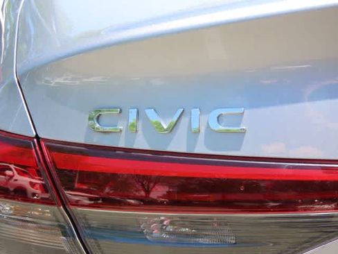 Used 2023 Honda Civic Sport image 7