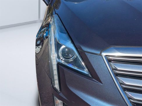 Used 2019 Cadillac XT5 FWD image 9