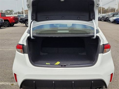 Used 2025 Toyota Corolla SE image 11