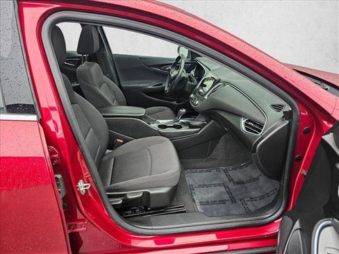 Used 2018 Chevrolet Malibu LT image 10