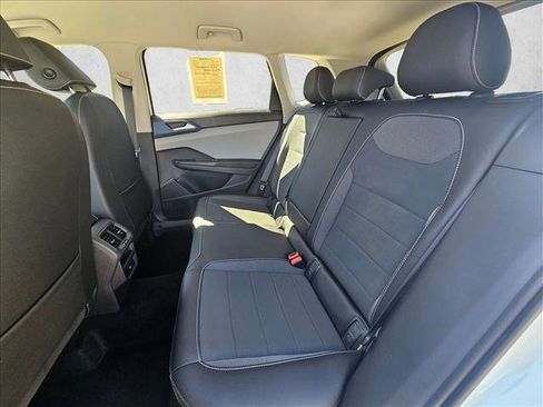 Used 2024 Volkswagen Taos SE image 12