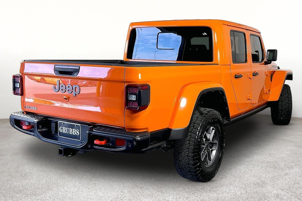 Used 2025 Jeep Gladiator Mojave AWD/4WD image 2