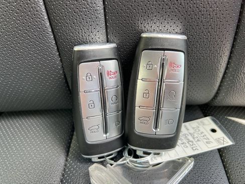Used 2024 Genesis GV80 3.5T AWD/4WD image 32