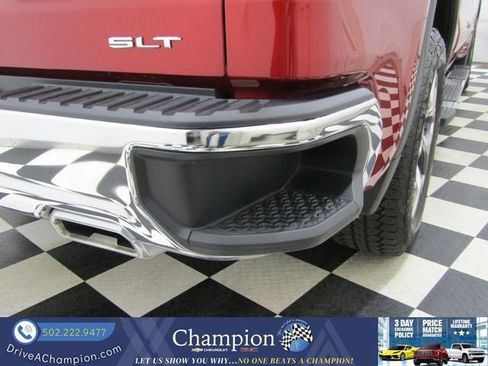 Certified 2025 GMC Sierra 1500 SLT w/ SLT Premium Package AWD/4WD image 15
