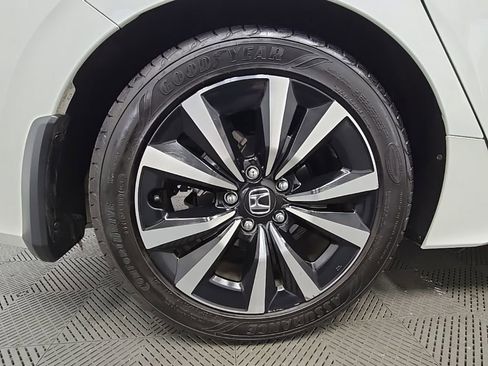 Used 2024 Honda Civic EX-L image 45