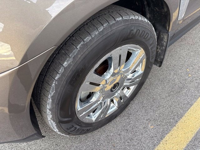 Used 2014 Cadillac SRX Luxury w/ Driver Awareness Package AWD/4WD image 12
