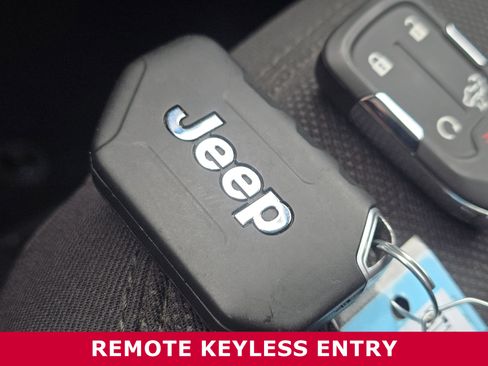 Used 2023 Jeep Gladiator Sport w/ Trailer Tow Package image 32