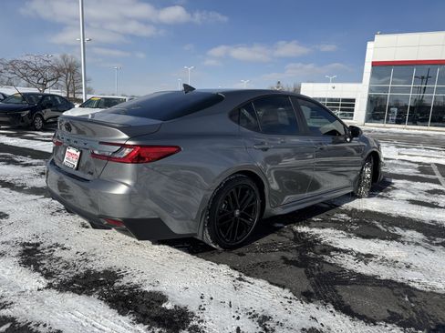 Certified 2025 Toyota Camry SE image 9