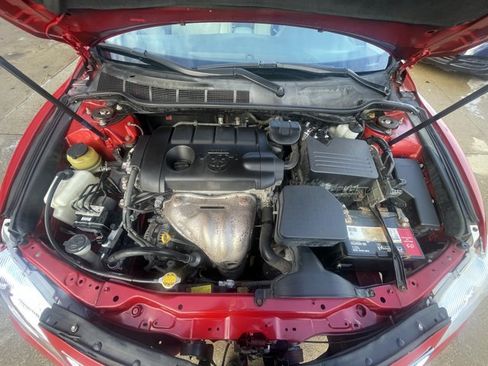 Used 2011 Toyota Camry LE FWD image 7