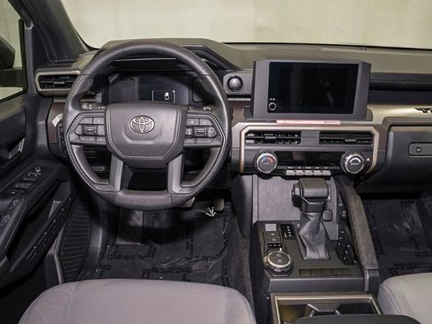 Certified 2025 Toyota Tacoma SR5 AWD/4WD image 6