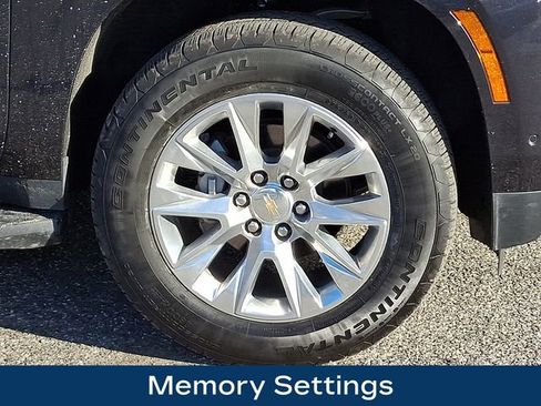 Used 2025 Chevrolet Suburban Premier image 11