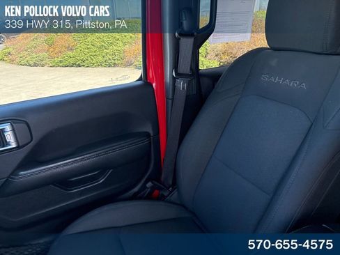 Used 2022 Jeep Wrangler Unlimited Sahara w/ Cold Weather Group AWD/4WD image 26