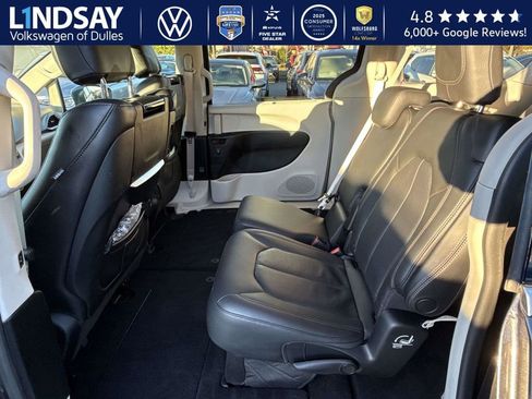 Used 2018 Chrysler Pacifica Touring-L Plus w/ Advanced Safetytec Group image 15