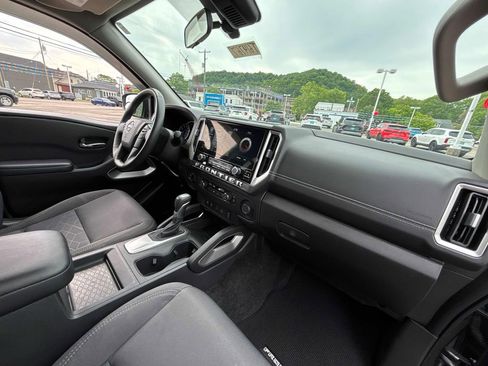 Used 2025 Nissan Frontier SV w/ SV Convenience Package AWD/4WD image 29