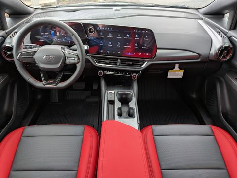 New 2026 Chevrolet Equinox EV RS image 9