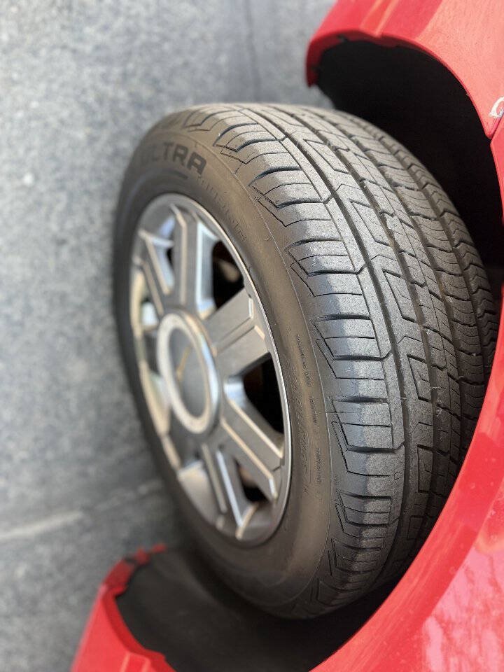 Used 2004 Ford Thunderbird RWD image 22
