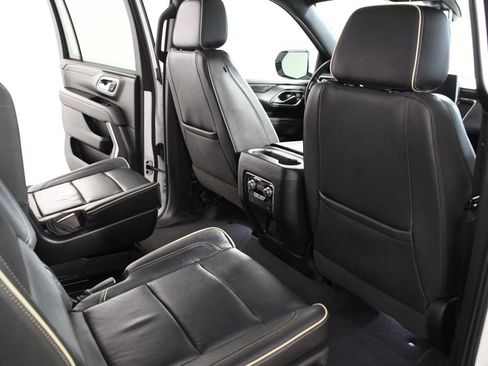 Used 2022 GMC Yukon XL SLT w/ SLT Premium Package AWD/4WD image 22