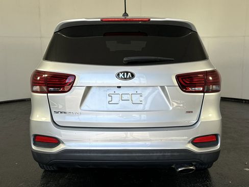 Used 2019 Kia Sorento L image 10