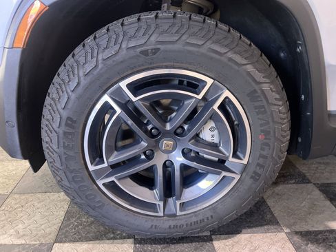 Used 2026 Rivian R1S Adventure image 17