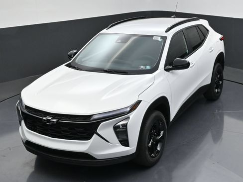New 2026 Chevrolet Trax LT w/ Driver Confidence Package FWD image 43
