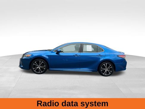 Used 2018 Toyota Camry L image 2