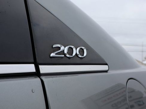 Used 2013 Chrysler 200 Limited image 24