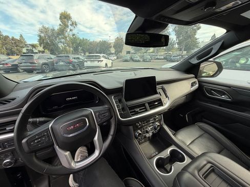 Used 2024 GMC Yukon SLT AWD/4WD image 8