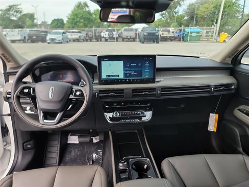 New 2026 Lincoln Corsair Premiere FWD image 12