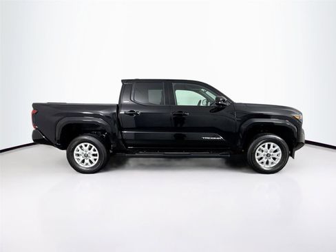 Certified 2025 Toyota Tacoma SR5 image 10