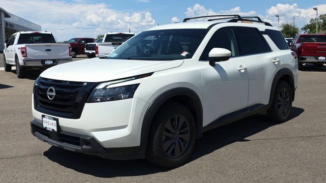 Used 2023 Nissan Pathfinder SV w/ SV Black Package AWD/4WD image 5