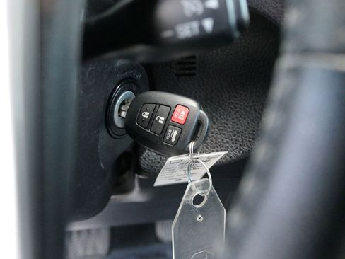 Used 2016 Toyota Corolla S image 18